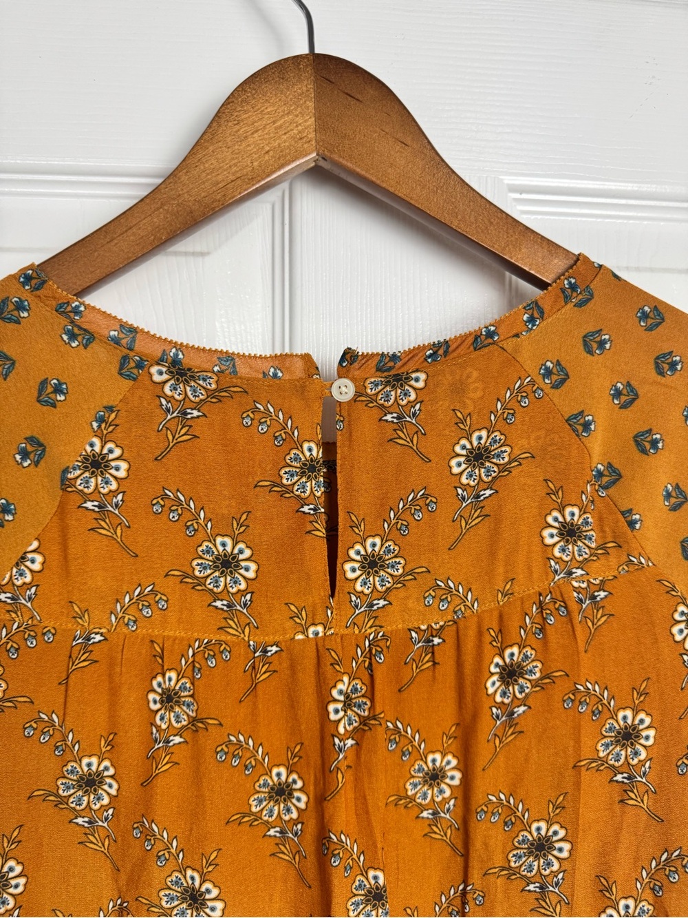 LOFT Mustard Floral Cap-Sleeve Blouse Size Large - Picture 6 of 7